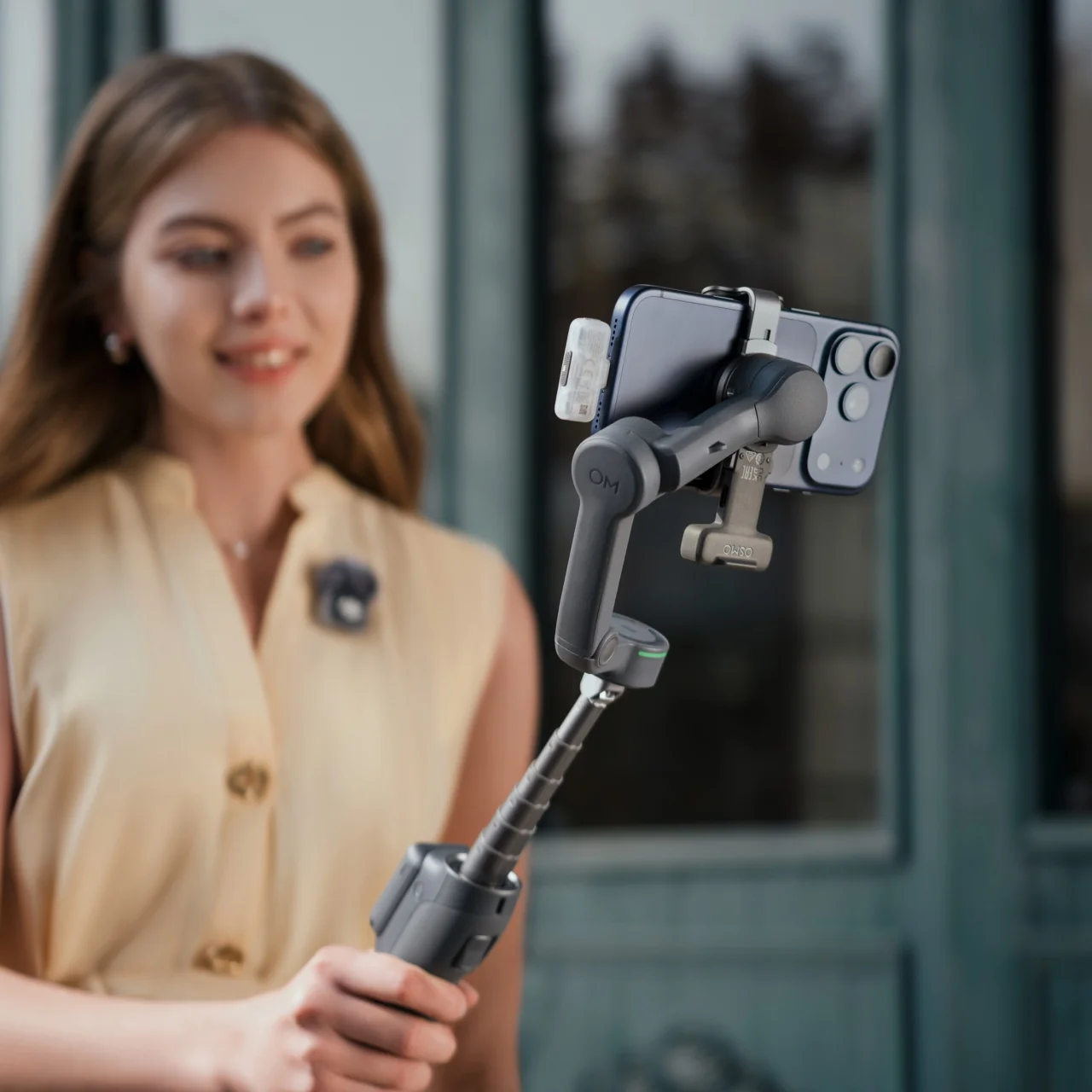 DJI Osmo Mobile 8P Creator Combo Handheld Gimbal - Image 3